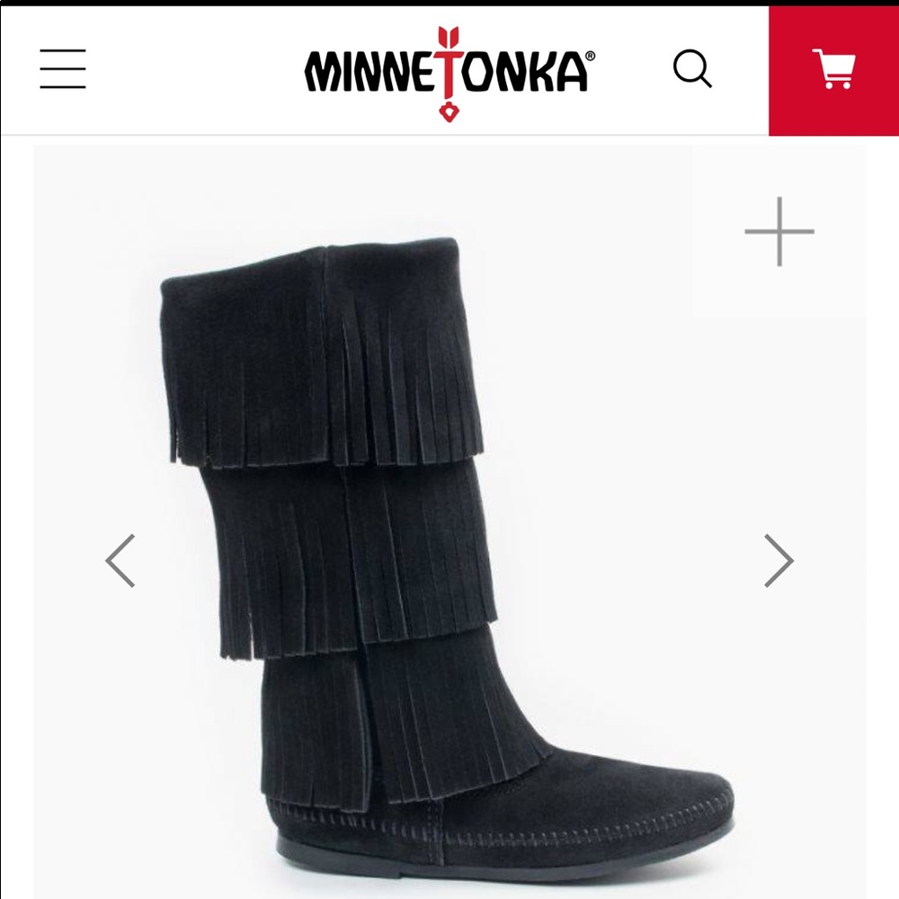 Minnetonka black fringe boots size 6